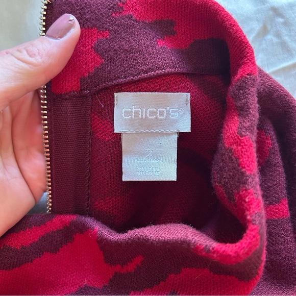 Chico's Zip-Back Mock-Neck Sweater Red Camp Print Size 2 (Large) - Picture 7 of 8